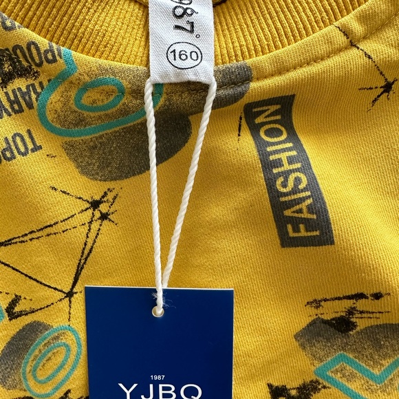 NWT Youth Sweater Yellow 11-12 Youth - Picture 3 of 4